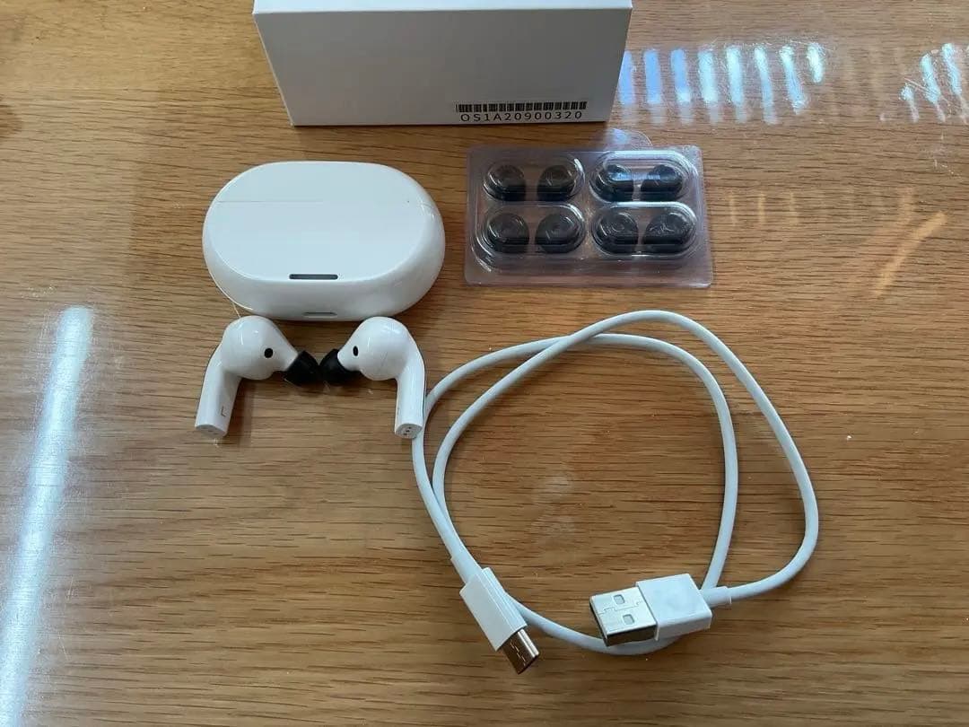 オリーブスマートイヤープラス　ホワイト 充電ケース付き