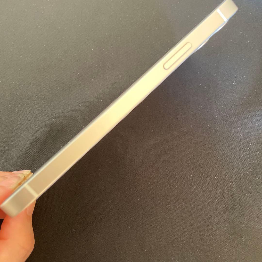 Apple iPhone 12 ホワイト 64GB SIMフリー　ケース付き