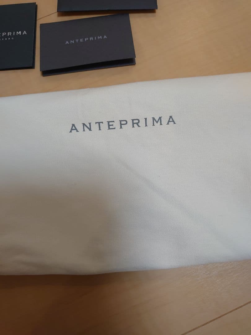 【新品未使用】アンテプリマ　スタンダードスクエア　ミディアム