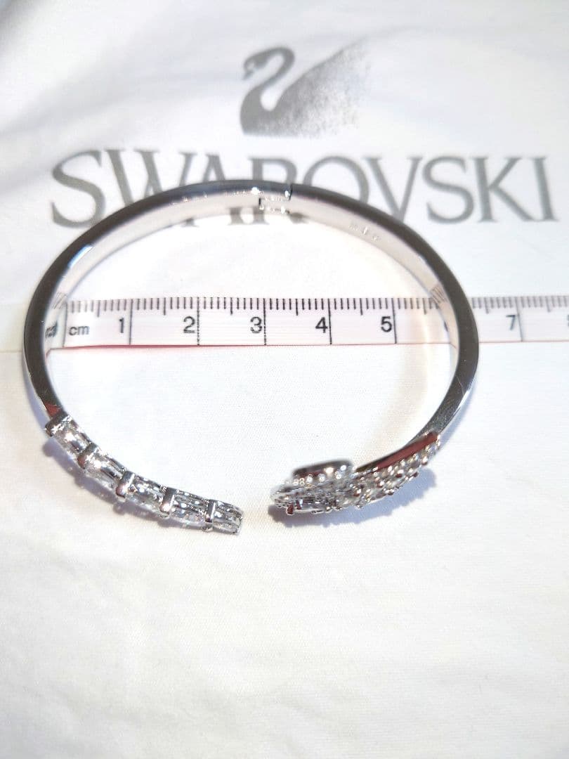 SWAROVSKI　Swan Lake バングル　Mサイズ
