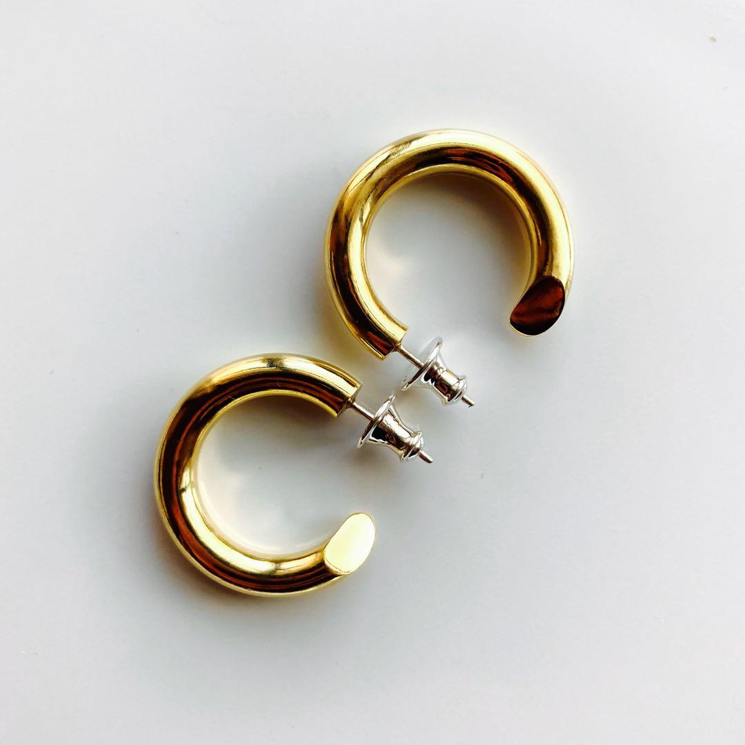 ゴールド 4×23mm 両耳　18金　ピアス　701サイズ同