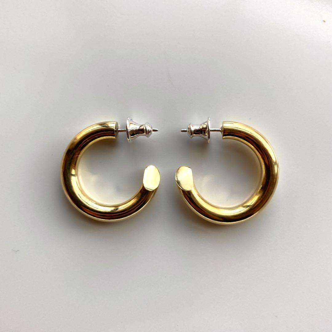 ゴールド 4×23mm 両耳　18金　ピアス　701サイズ同