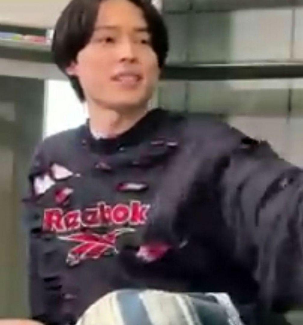 Reebok ダメージスウェット L ブラック 松村北斗 常田大希