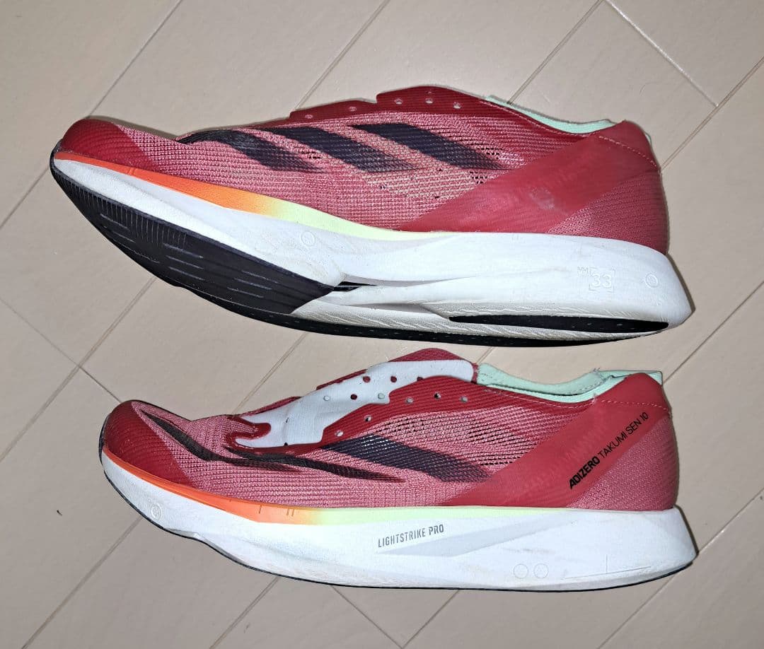 アディゼロ　タクミセン10 サイズ26.0 ランニングシューズ レッド