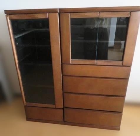 食器棚（左）カキウチ家具工業