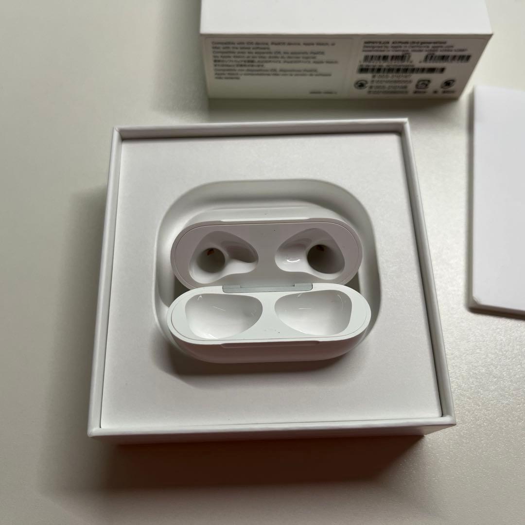 Apple AirPods3 (第3世代) 未使用純正ケーブル付属