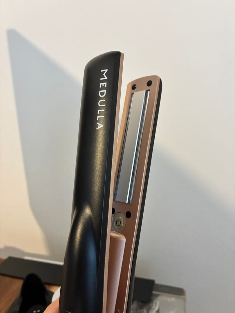 MEDULLA ヘアアイロン ブラック 充電ケーブル付き
