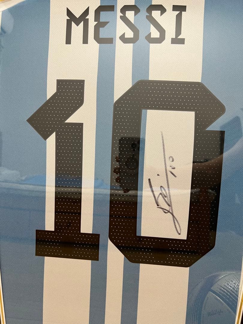 メッシ FIFAワールドカップサインフレーム入りアルゼンチン2022ホームシャツ