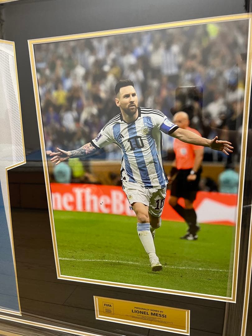 メッシ FIFAワールドカップサインフレーム入りアルゼンチン2022ホームシャツ