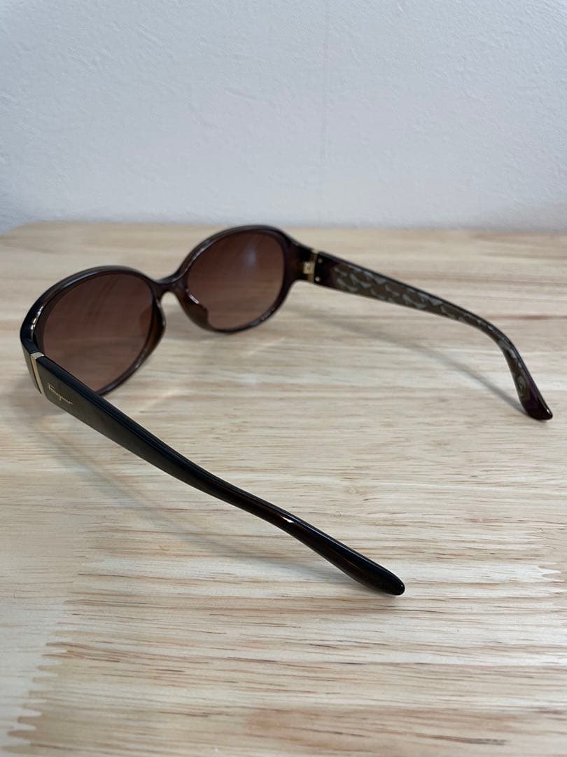 【美品】Ferragamo サングラス ブラウンレンズ フェラガモ