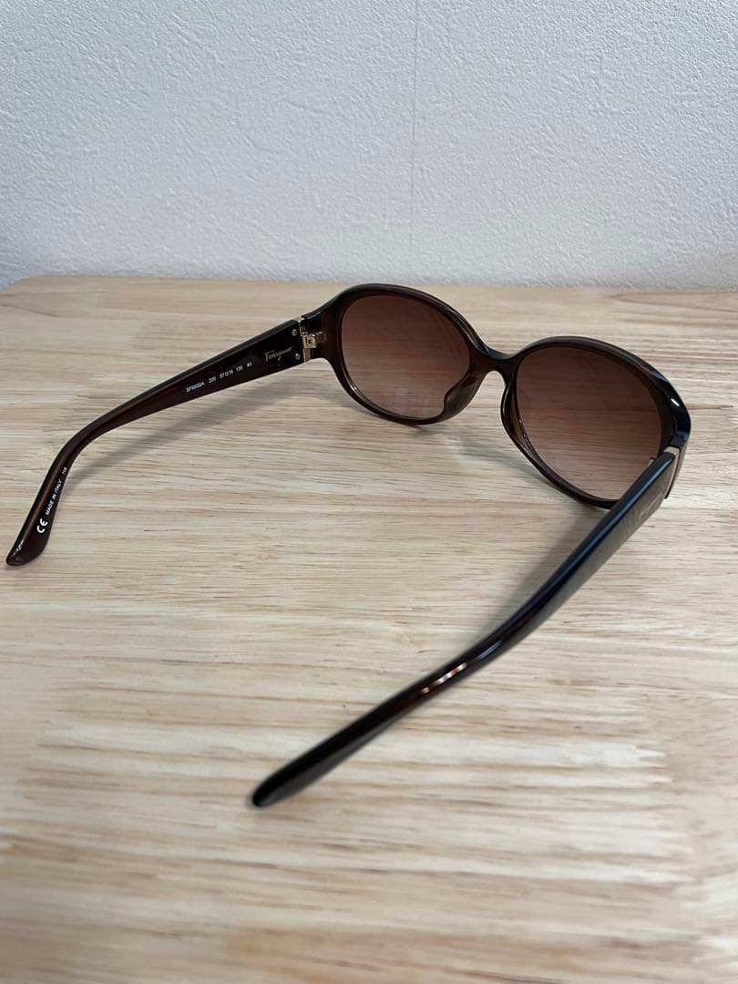 【美品】Ferragamo サングラス ブラウンレンズ フェラガモ