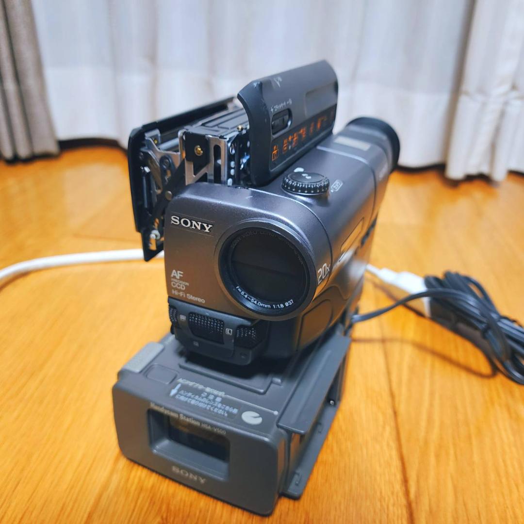 【動作確認済】SONY Hi8 高画質 8ミリ ビデオカメラ CCD-TR11