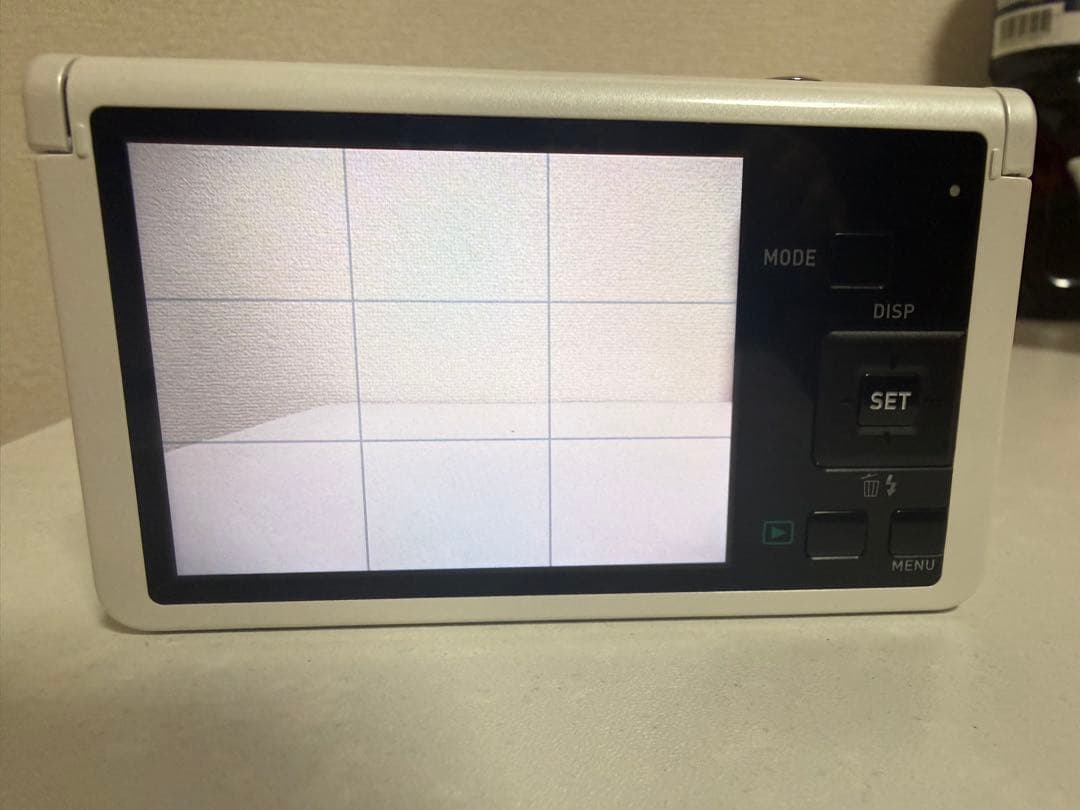 美品 CASIO EXILIM EX-ZR70WE ホワイト