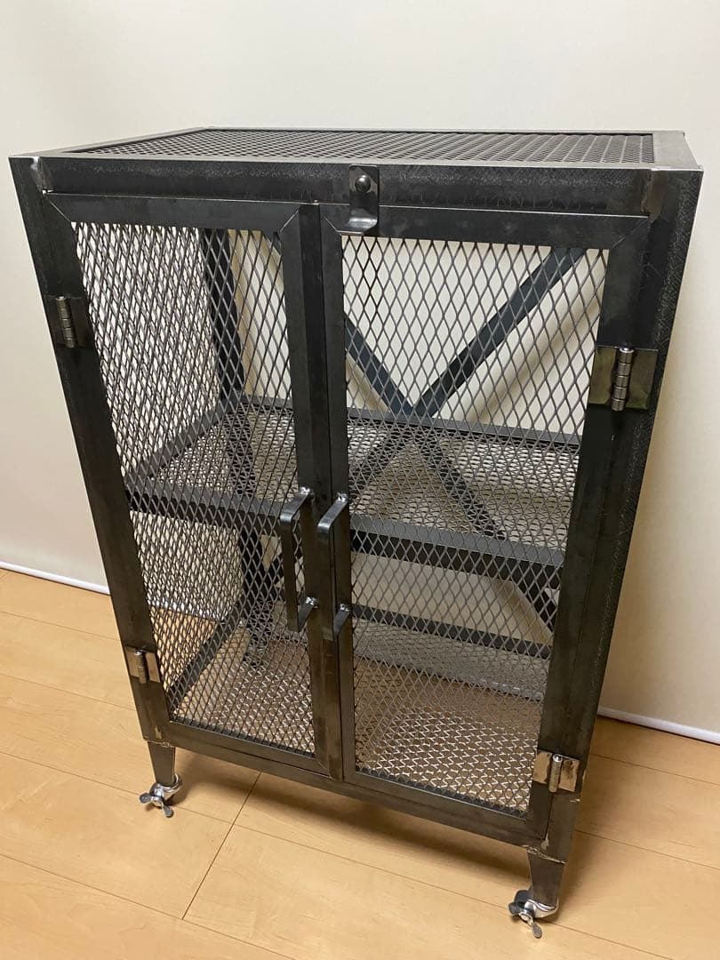 アイアンキャビネット　アイアンシェルフ　アイアンラック　アイアン家具