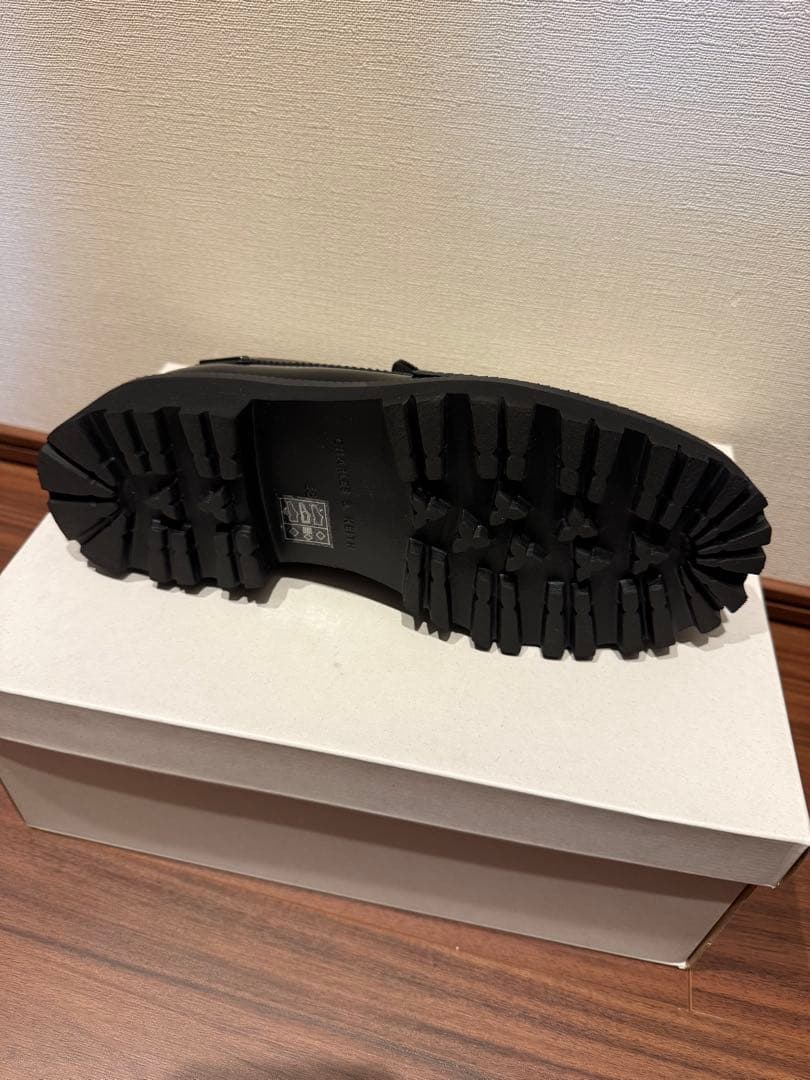 CHARLES & KEITH カバードリッジソール ローファー 38