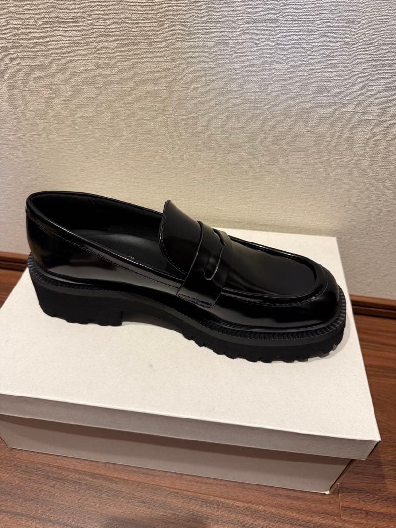 CHARLES & KEITH カバードリッジソール ローファー 38