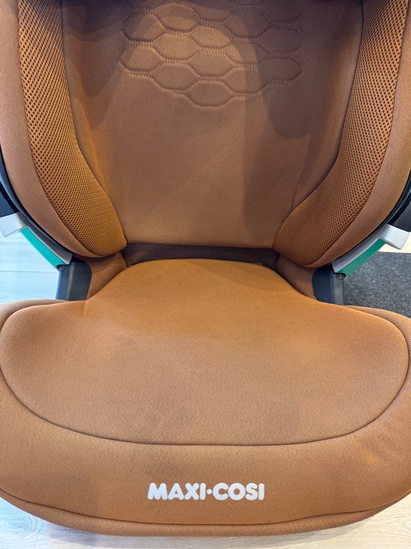 マキシコシ　AUTHENTIC TERRA ジュニアシート