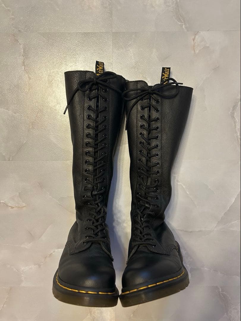 ドクターマーチン 1B60 20ホール UK6