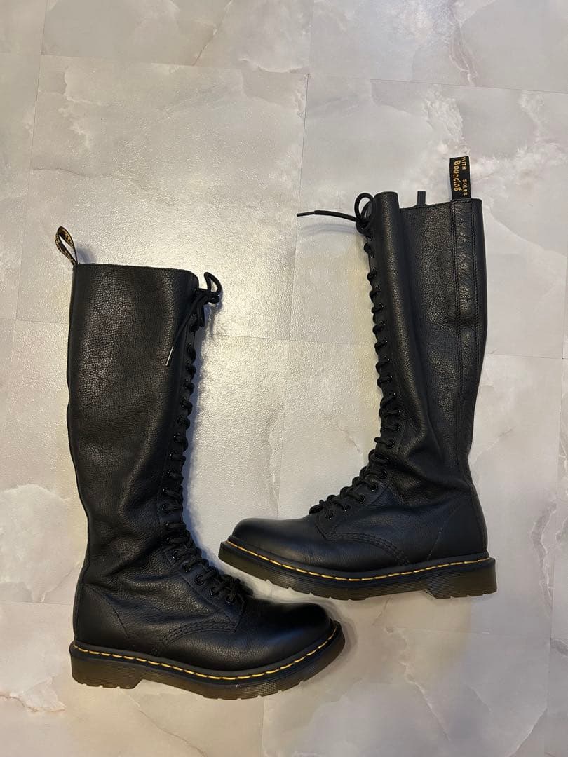 ドクターマーチン 1B60 20ホール UK6