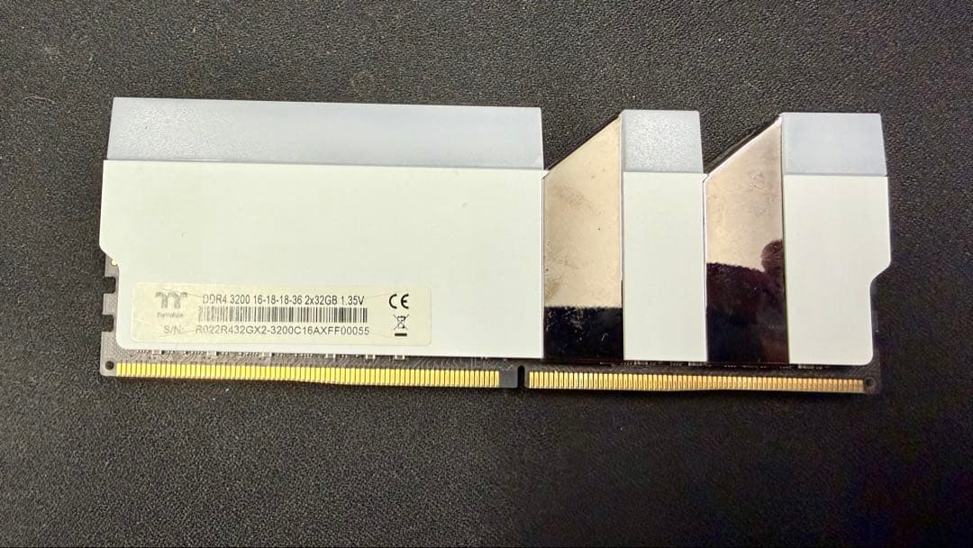 【32GB×1枚】thermaltake Toughram RGB DDR4