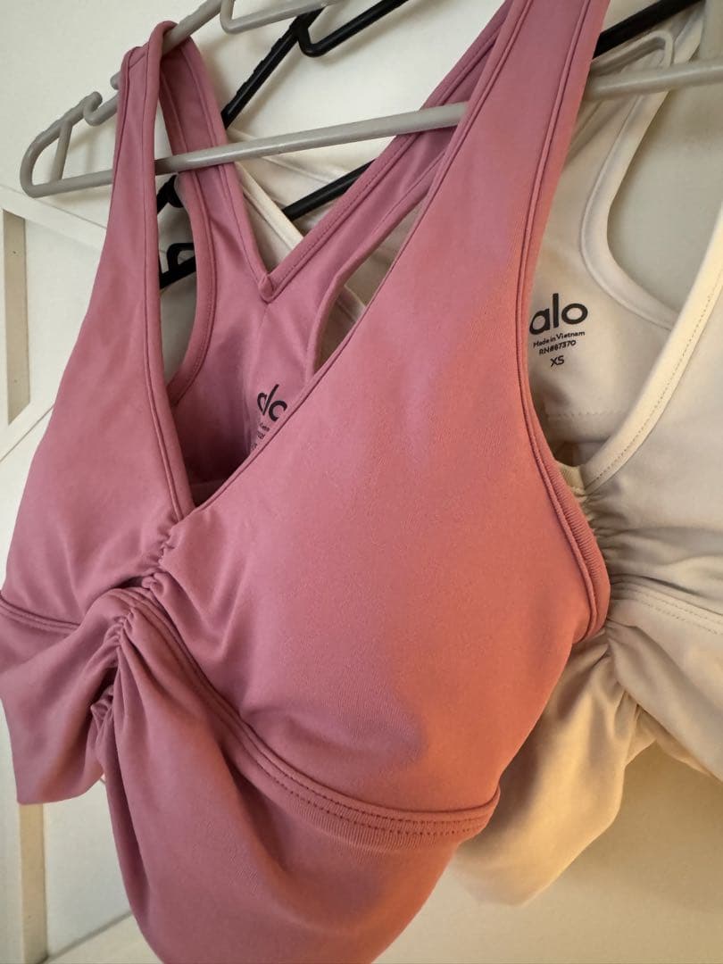 alo yoga Wild Thing Bra ブラトップ　ヨガウェア