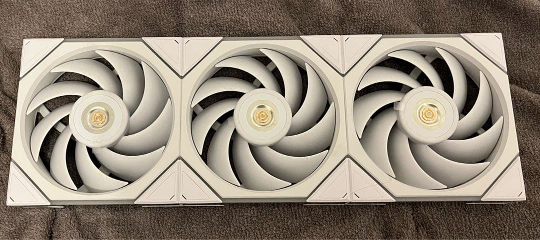 リアンリー LIAN LI UNI FAN TL 120 360ファン ホワイト