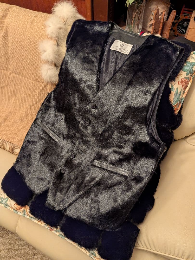 伊達の極み 極上シールスキン毛皮ベスト　ゴマフアザラシ　艶ブラック