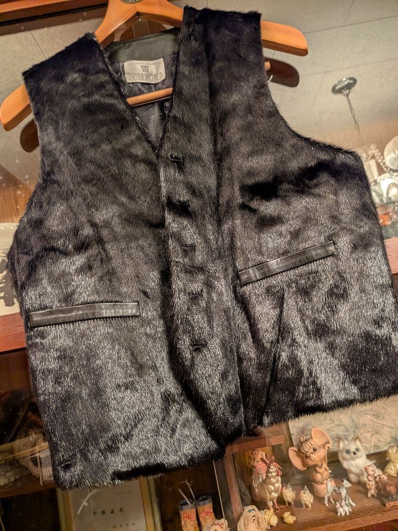 伊達の極み 極上シールスキン毛皮ベスト　ゴマフアザラシ　艶ブラック