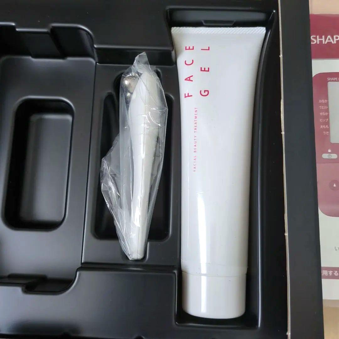 シェイプビート7 ボディ＆フェイス　ディノス　伊藤短波