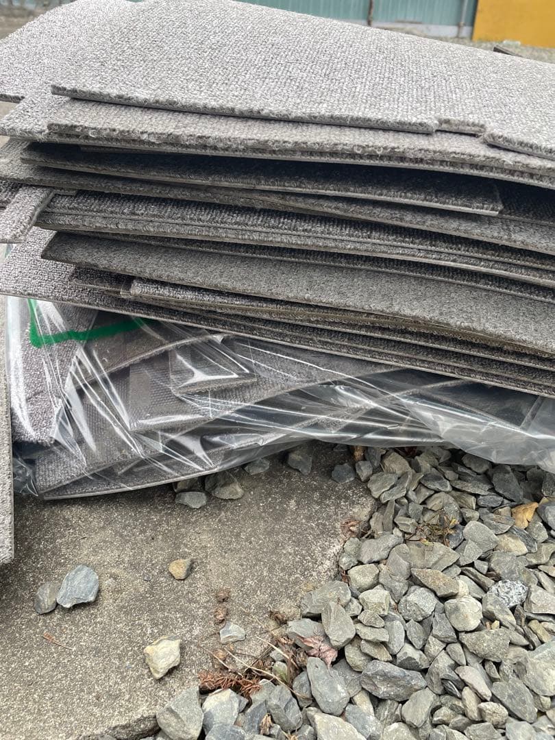 大量タイルカーペット グレー　宮城　150枚