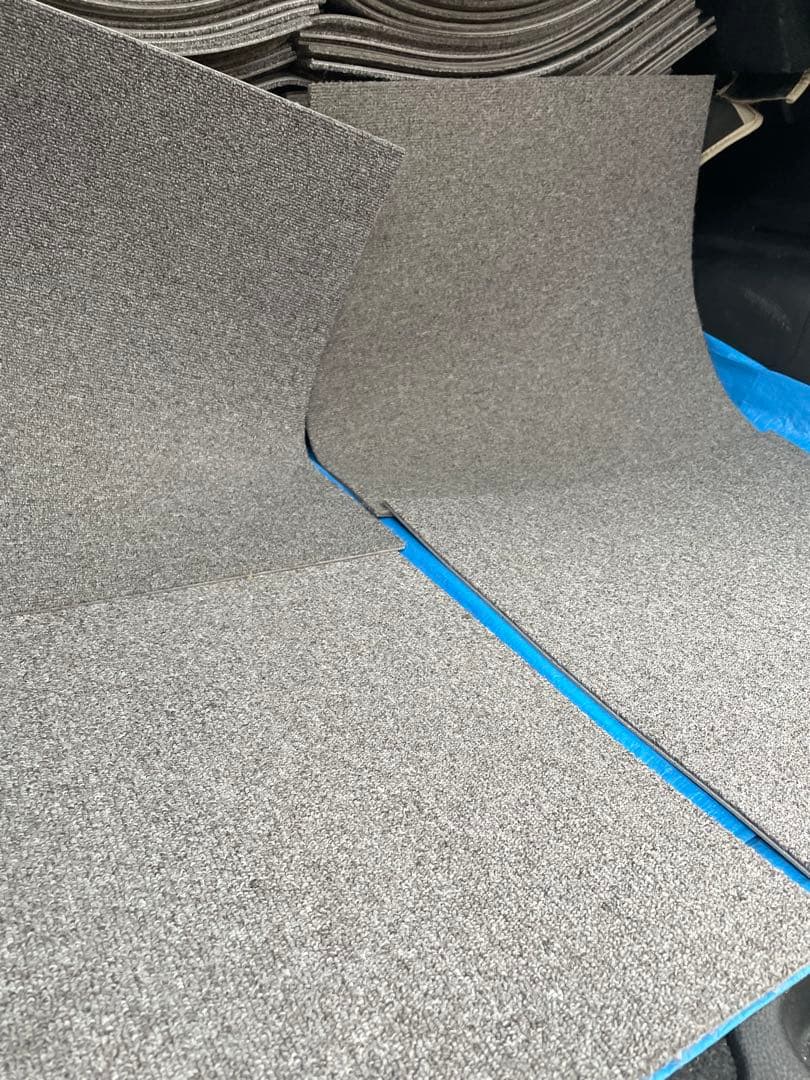 大量タイルカーペット グレー　宮城　150枚