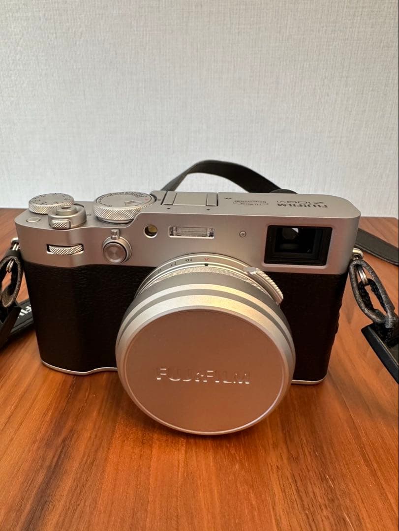 【山本】富士フイルム X100Ⅵ シルバー 1年保証付き