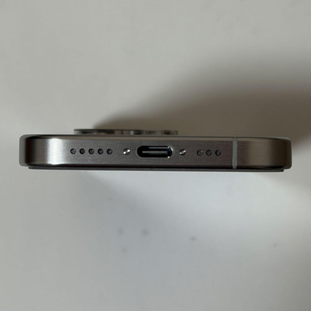 値下!!⭐️iPhone15proケース、カバー、レンズカバー、ネックストラップ付