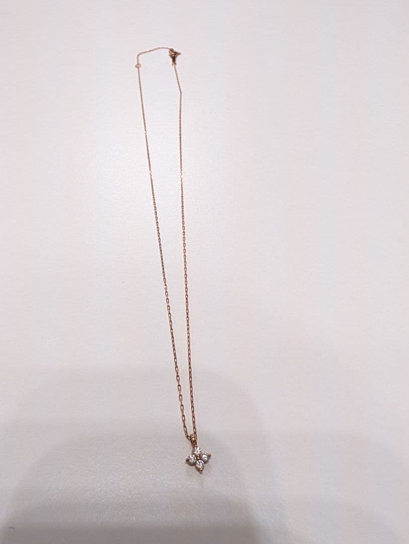 4°C フラワーモチーフ ネックレス　K10　ダイヤモンド