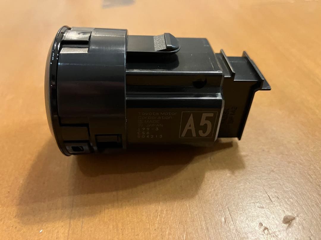 新品　レクサス　スタートボタンスイッチ　89611-78020 ハリアーrav4