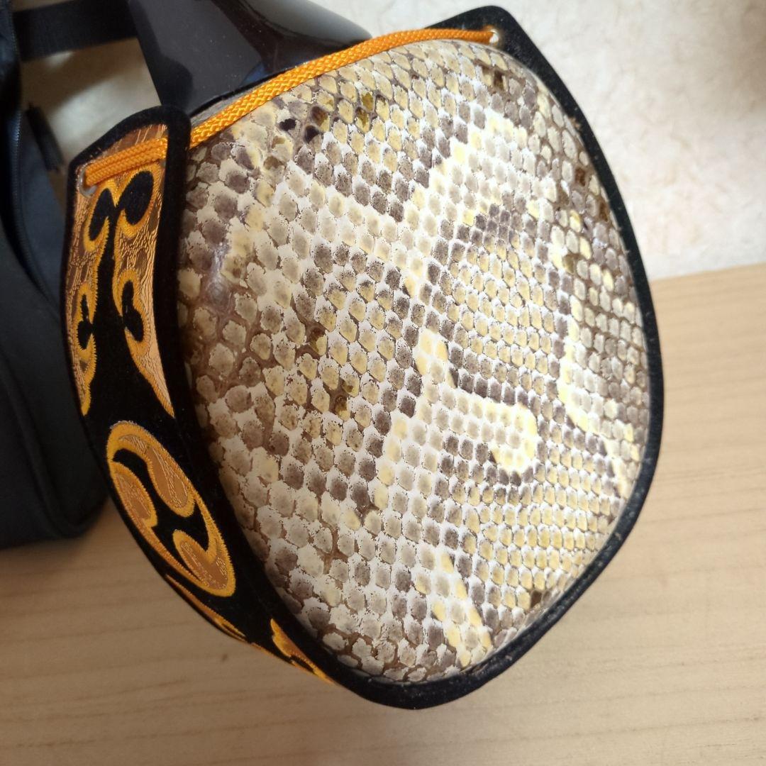 沖縄三線　蛇本革　ケース付き