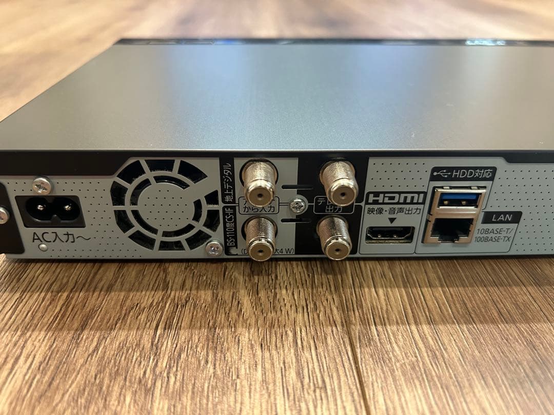 DIGA　ブルーレイレコーダー　DMR-2W201