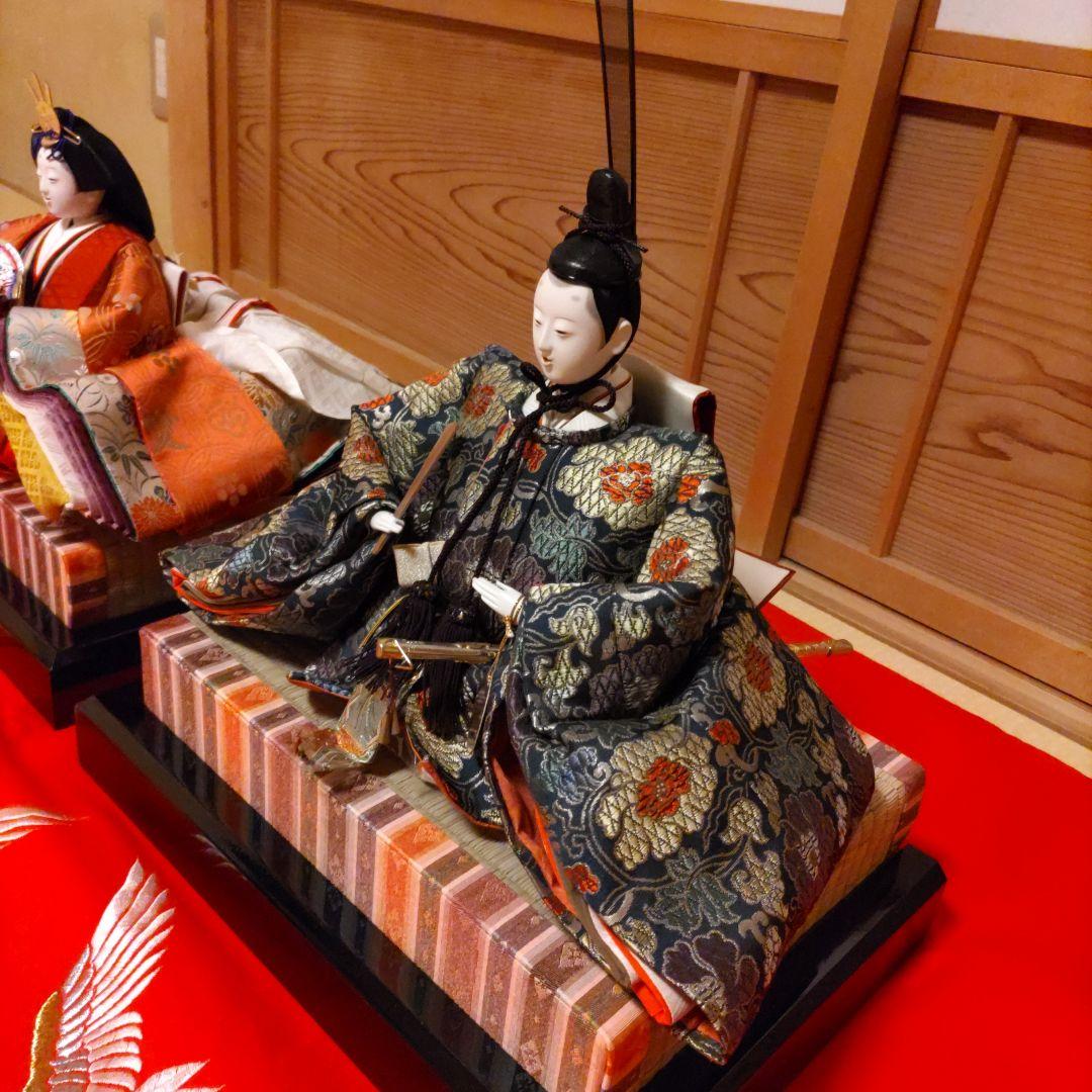 慶雲作　京雛　親王揃い　正絹本仕立十二単衣　台座・毛氈付