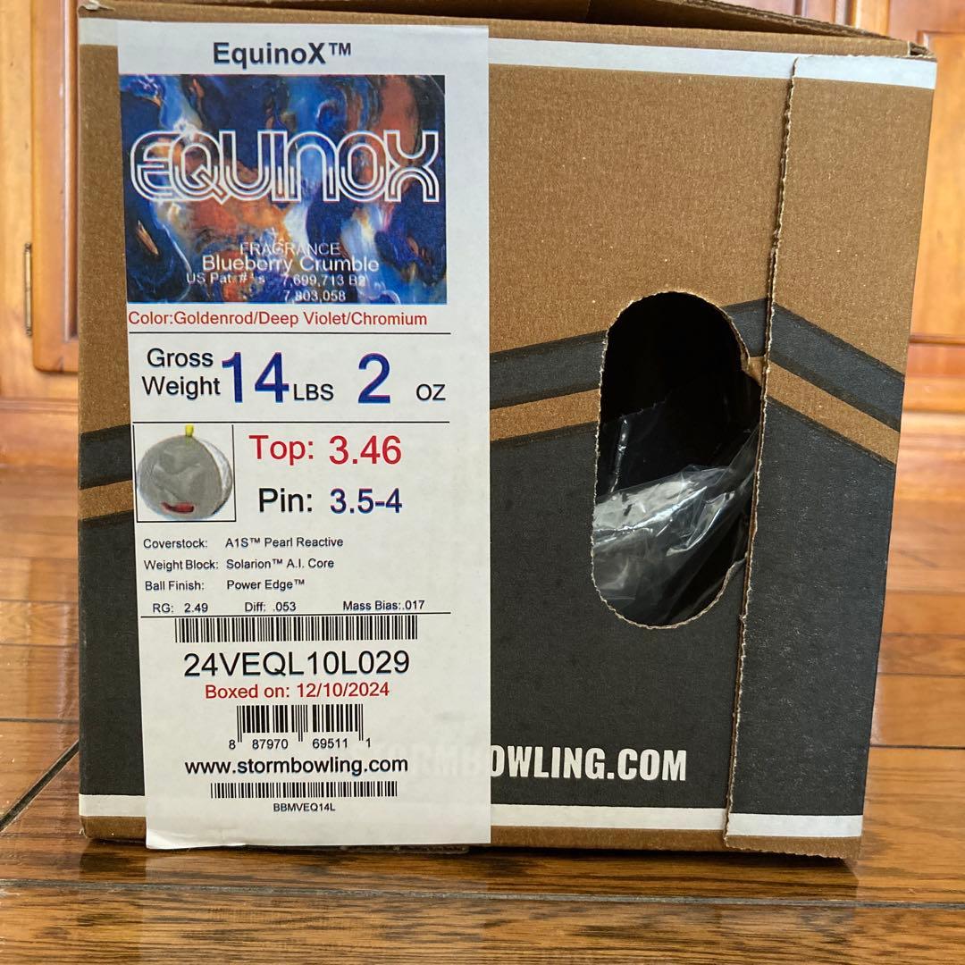 『じろろろ』STORM 【イクイノックス】ボウリングボール 14ポンド