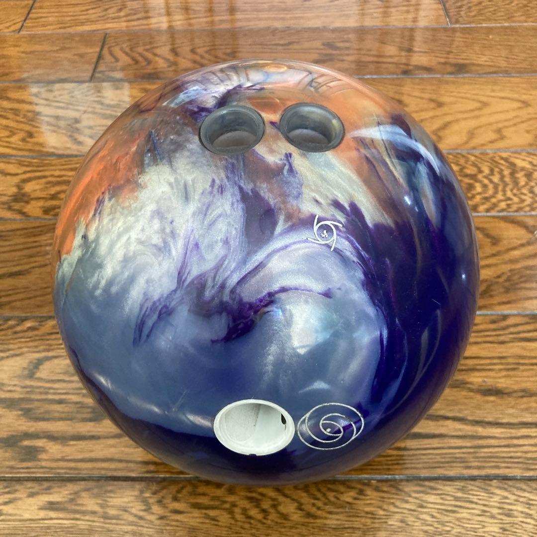 『じろろろ』STORM 【イクイノックス】ボウリングボール 14ポンド