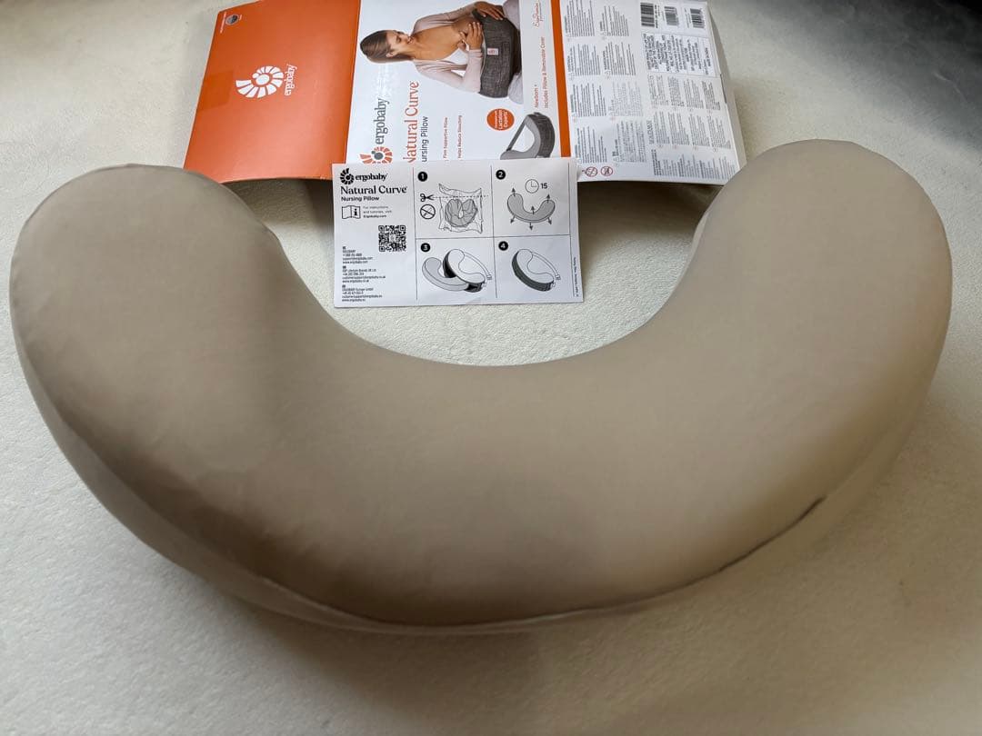 Ergobaby エルゴベビー 授乳クッション ナーシングピロー　ベルト付き