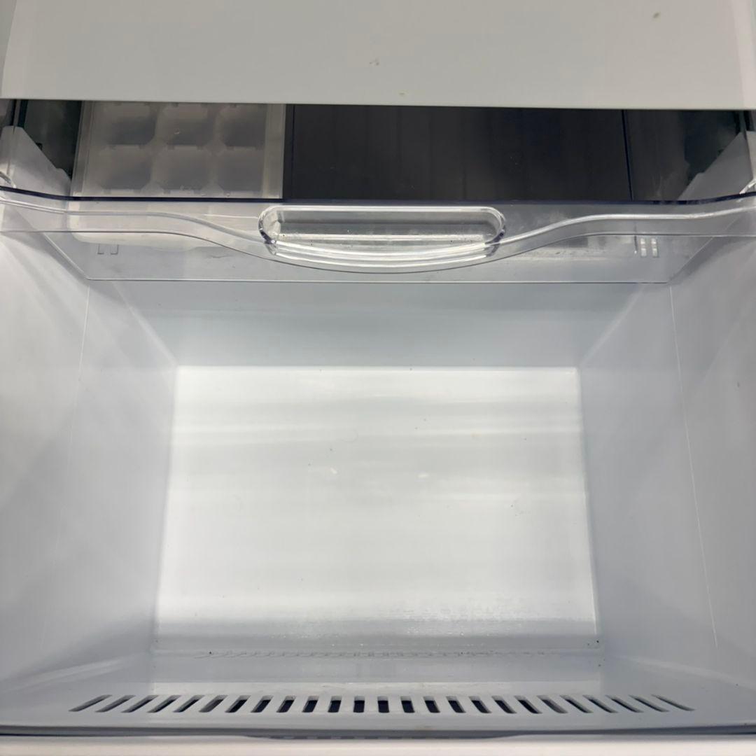 703 冷蔵庫　小型　大型　一人暮らし　200L〜300L　右開き　半年保証