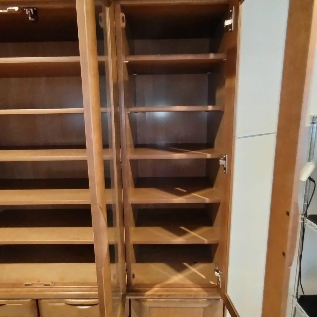 カリモク木製食器棚 ガラス扉付き ブラウン