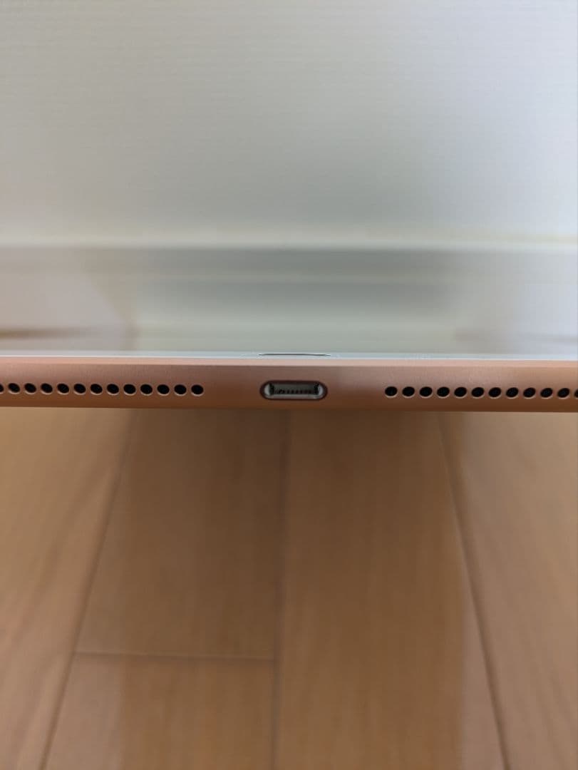 【美品】Apple iPad (第7世代, Wi-Fi, 32GB) ゴールド