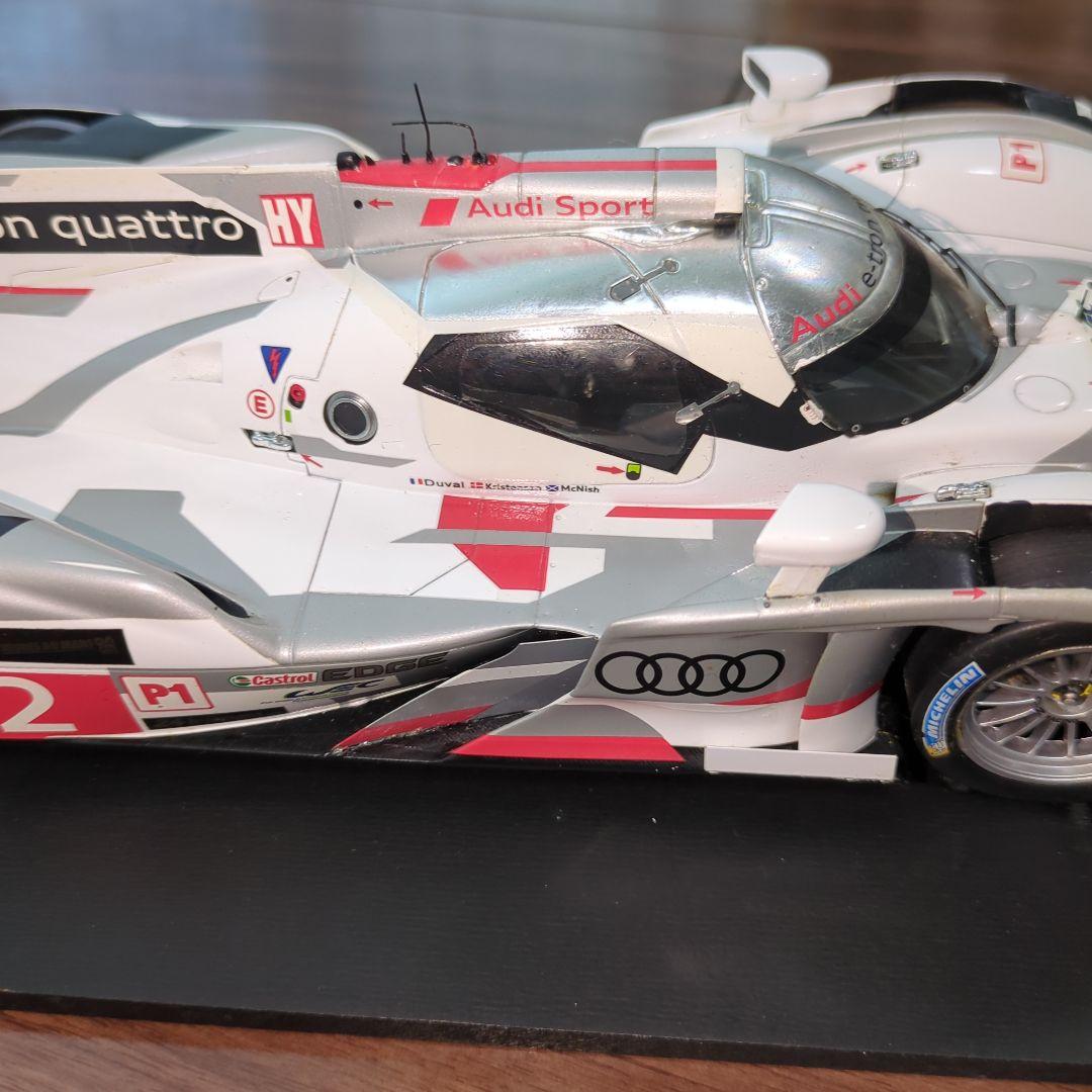 ミニカー Audi e-tron quattro Le Mans '14 1:18