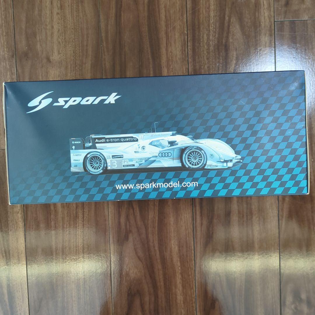 ミニカー Audi e-tron quattro Le Mans '14 1:18