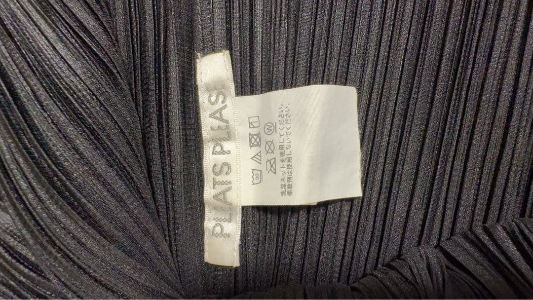 ブラック プリーツ 半袖Tシャツ 同じの2枚あるため出品します。