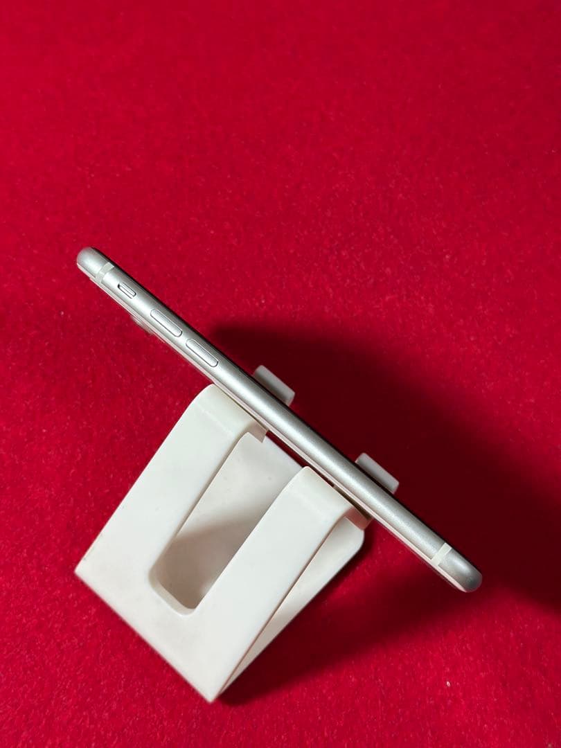 【2260】iPhone SE3第3世代スターライト 64GB simフリー