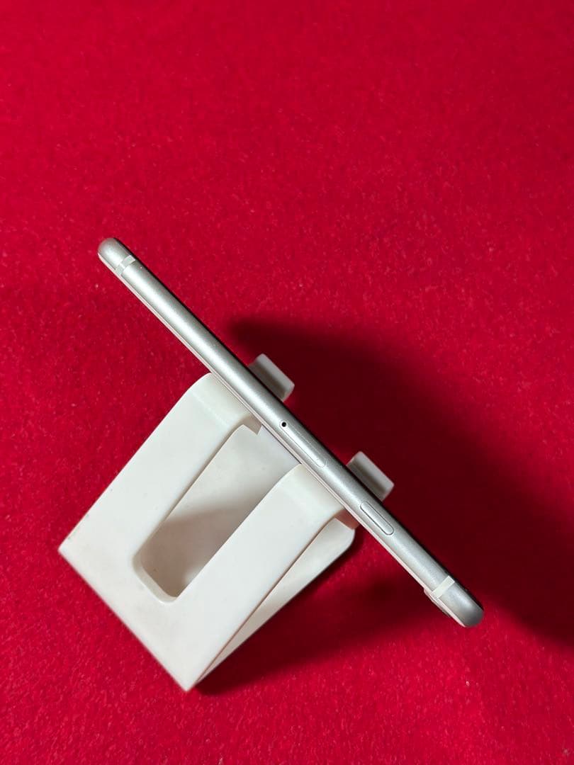 【2260】iPhone SE3第3世代スターライト 64GB simフリー