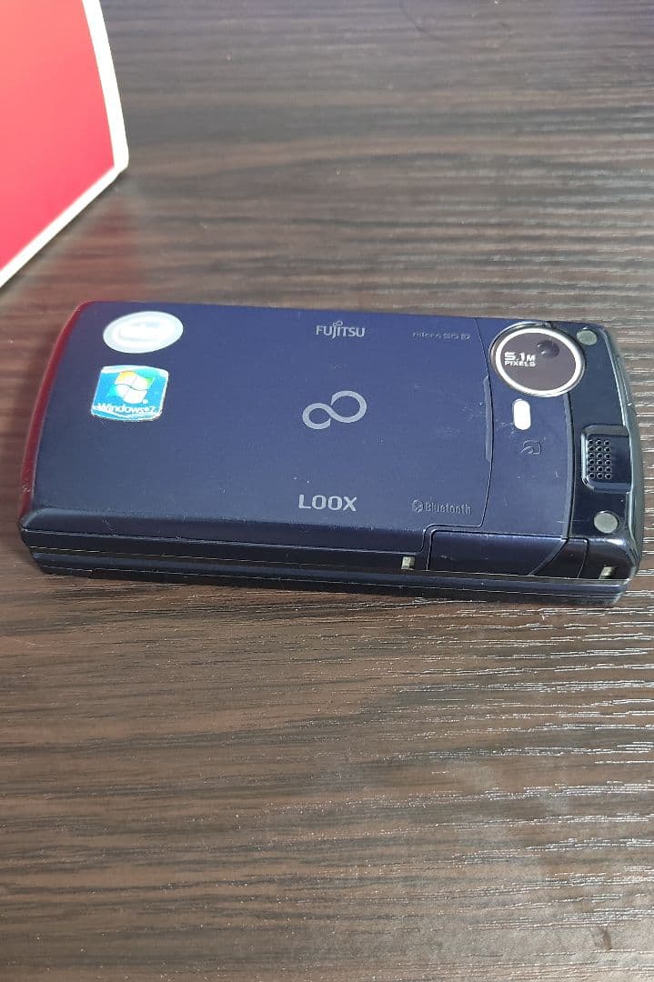 docomo F-07C Windows7搭載ケータイ